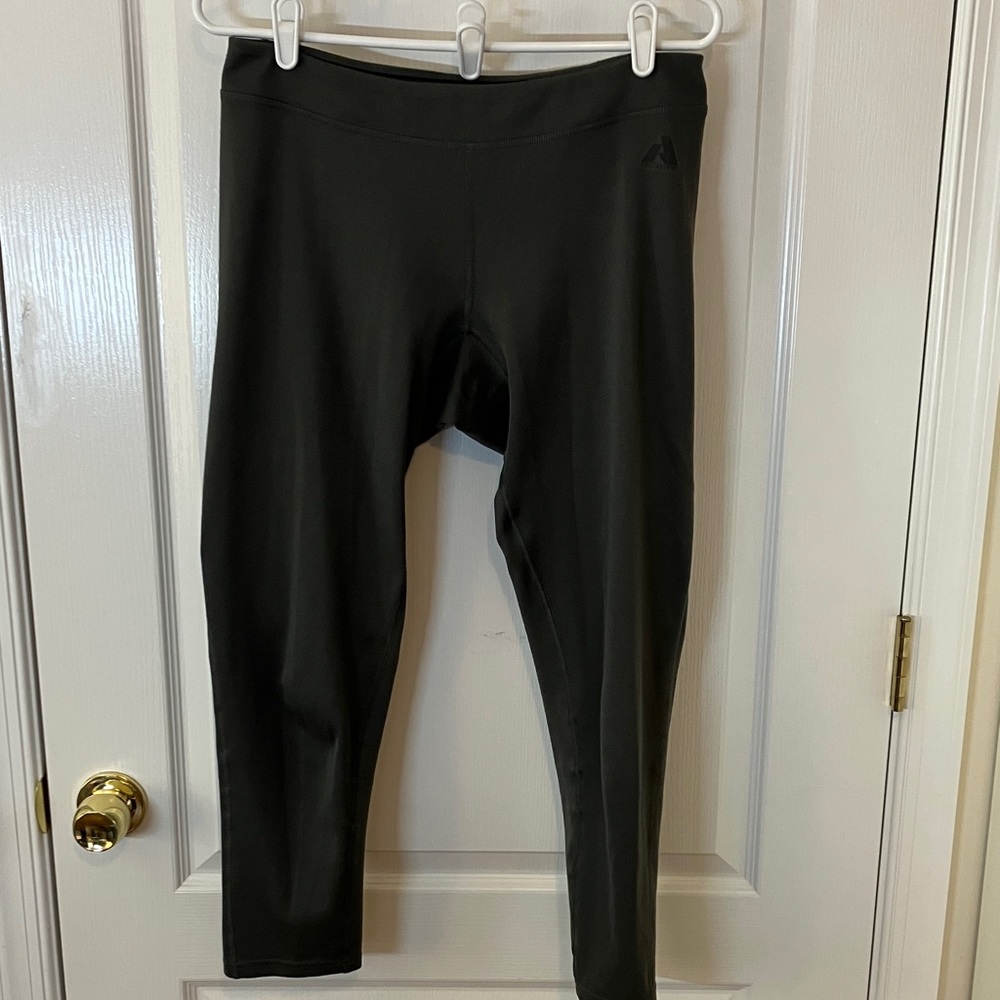 Eddie Bauer medium first ascent Leggings